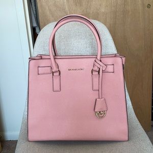 ✨Michael Kors Purse✨